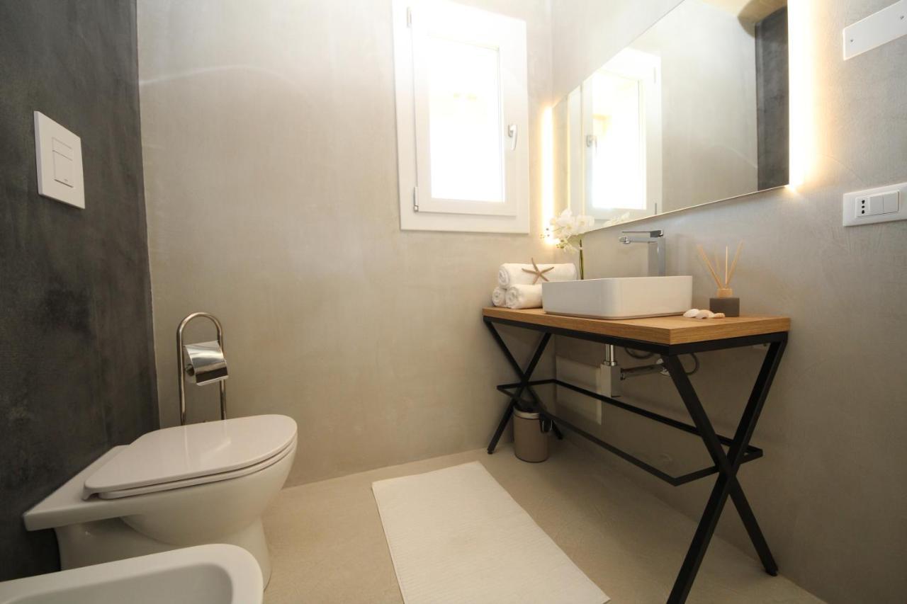 Ohana Holiday Rooms 로솔리나 마레 외부 사진